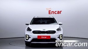 Kia Niro 1.6 HEV 2020 года из Южной Кореи