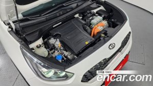 Kia Niro 1.6 HEV 2020 года из Южной Кореи
