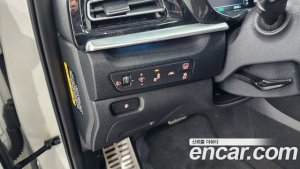 Kia Niro 1.6 HEV 2020 года из Южной Кореи