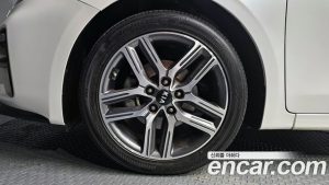 Kia K3 2020 года из Южной Кореи