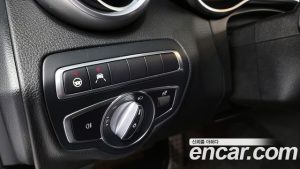 Mercedes-Benz C-Class C200 AMG Line 2021 года из Южной Кореи
