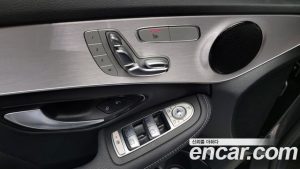 Mercedes-Benz C-Class C200 AMG Line 2021 года из Южной Кореи