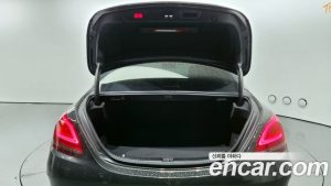 Mercedes-Benz C-Class C200 AMG Line 2021 года из Южной Кореи