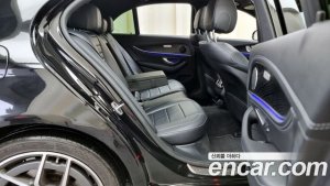 Mercedes-Benz E-Class E220d 4MATIC AMG Line 2021 года из Южной Кореи
