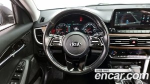 Kia Seltos Бензин 1.6 Turbo 2WD 2020 года из Южной Кореи