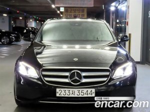 Mercedes-Benz E-Class E220d Avantgarde 2020 года из Южной Кореи