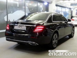 Mercedes-Benz E-Class E220d Avantgarde 2020 года из Южной Кореи