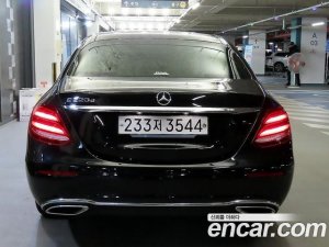 Mercedes-Benz E-Class E220d Avantgarde 2020 года из Южной Кореи