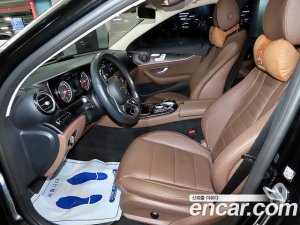 Mercedes-Benz E-Class E220d Avantgarde 2020 года из Южной Кореи