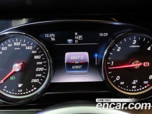 Mercedes-Benz E-Class E220d Avantgarde 2020 года из Южной Кореи