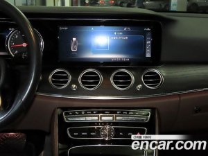 Mercedes-Benz E-Class E220d Avantgarde 2020 года из Южной Кореи