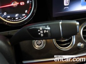Mercedes-Benz E-Class E220d Avantgarde 2020 года из Южной Кореи
