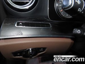 Mercedes-Benz E-Class E220d Avantgarde 2020 года из Южной Кореи