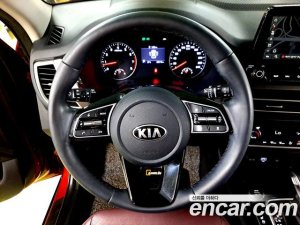 Kia Seltos Бензин 1.6 Turbo 2WD 2020 года из Южной Кореи