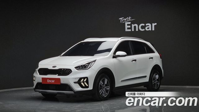 Kia Niro 1.6 HEV 2020 года из Кореи