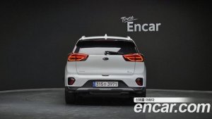Kia Niro 1.6 HEV 2020 года из Южной Кореи