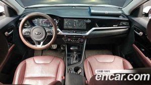 Kia Niro 1.6 HEV 2020 года из Южной Кореи