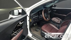 Kia Niro 1.6 HEV 2020 года из Южной Кореи