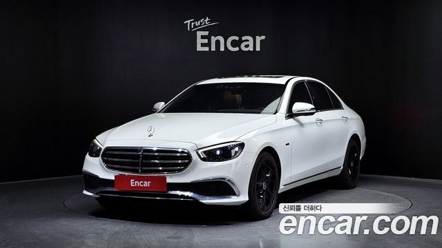 Mercedes-Benz E-Class E300e 4MATIC Exclusive 2021 года из Кореи