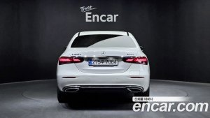 Mercedes-Benz E-Class E300e 4MATIC Exclusive 2021 года из Южной Кореи