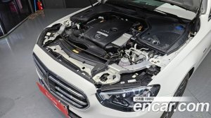 Mercedes-Benz E-Class E300e 4MATIC Exclusive 2021 года из Южной Кореи