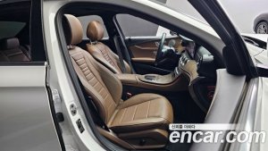 Mercedes-Benz E-Class E300e 4MATIC Exclusive 2021 года из Южной Кореи