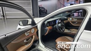 Mercedes-Benz E-Class E300e 4MATIC Exclusive 2021 года из Южной Кореи