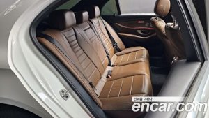 Mercedes-Benz E-Class E300e 4MATIC Exclusive 2021 года из Южной Кореи