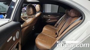 Mercedes-Benz E-Class E300e 4MATIC Exclusive 2021 года из Южной Кореи