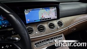 Mercedes-Benz E-Class E300e 4MATIC Exclusive 2021 года из Южной Кореи