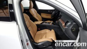 Volvo XC60 B5 Inscription 2021 года из Южной Кореи