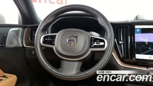 Volvo XC60 B5 Inscription 2021 года из Южной Кореи