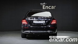 Mercedes-Benz E-Class E220d Avantgarde 2020 года из Южной Кореи