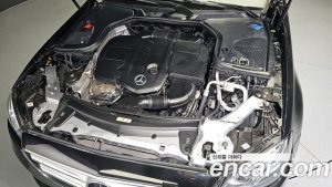 Mercedes-Benz E-Class E220d Avantgarde 2020 года из Южной Кореи
