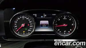 Mercedes-Benz E-Class E220d Avantgarde 2020 года из Южной Кореи