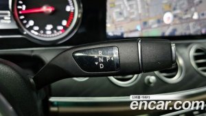 Mercedes-Benz E-Class E220d Avantgarde 2020 года из Южной Кореи