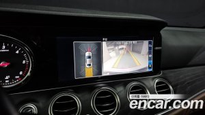 Mercedes-Benz E-Class E220d Avantgarde 2020 года из Южной Кореи