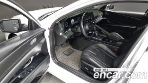 Hyundai AVANTE Inspiration 2021 года из Южной Кореи