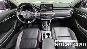 Kia Seltos Бензин 1.6 Turbo 4WD 2020 года из Южной Кореи