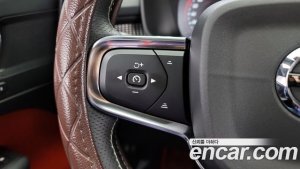 Volvo XC40 B4 R-디자인 2021 года из Южной Кореи