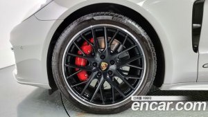 Porsche Panamera 4.0 GTS 2020 года из Южной Кореи