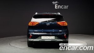 Kia Niro 1.6 HEV 2020 года из Южной Кореи