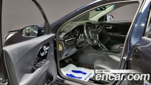 Kia Niro 1.6 HEV 2020 года из Южной Кореи