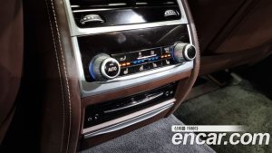 BMW 7-Series 740Li xDrive Design Pure Excellence 2020 года из Южной Кореи