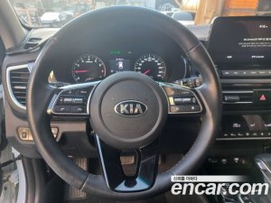 Kia Seltos Бензин 1.6 Turbo 2WD 2022 года из Южной Кореи