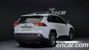 Toyota RAV4 2.5 2WD HYBRID 2021 года из Южной Кореи