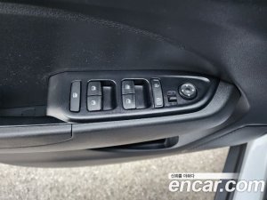 Hyundai Venue 1.6 Smart 2020 года из Южной Кореи