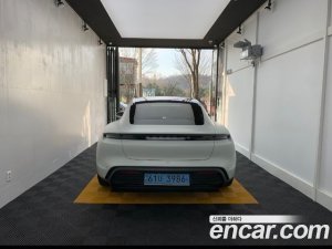Porsche Taycan 4S 2021 года из Южной Кореи