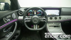 Mercedes-Benz E-Class E300 4MATIC AMG Line 2021 года из Южной Кореи