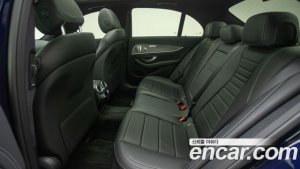 Mercedes-Benz E-Class E300 4MATIC AMG Line 2021 года из Южной Кореи